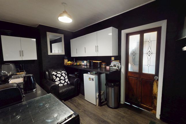 93, Mandale Road, Bradford photo 4