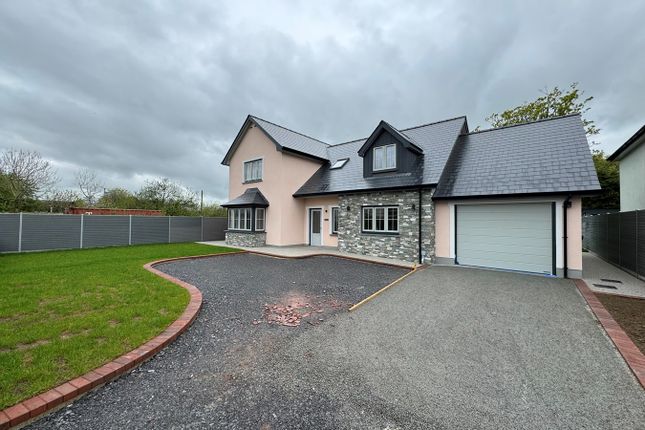 Detached house for sale in 3 Cae Crug, Penrhiwllan, Llandysul