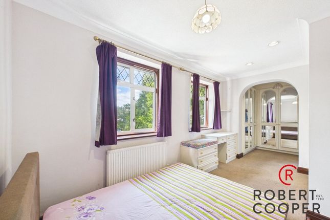 215, Cannon Lane, Pinner photo 4