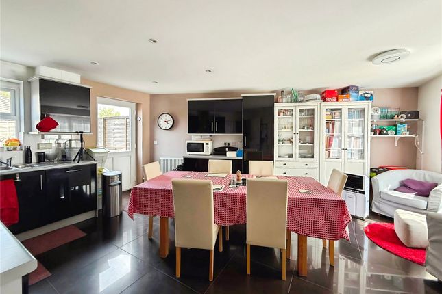 7, Sparrowhawk Way, Berkshire photo 2