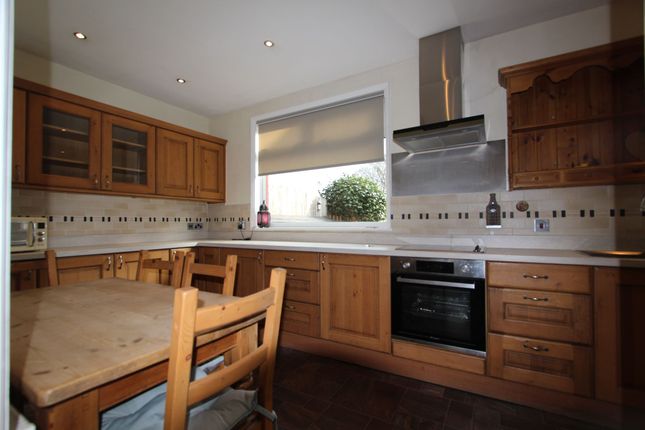 43 Thorpe House Rise, Sheffield photo 5