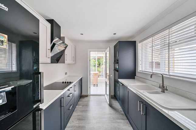 2-bed bungalow on 2, Brookside, Bristol, £315,000