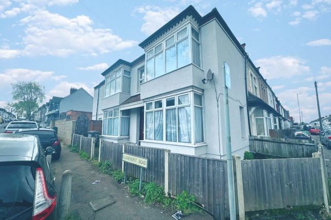 End terrace house for sale in Claremont Road, Luton