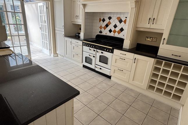 6, Chapel Lane, Barrow-On-Trent photo 3