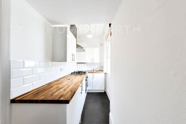 First Floor Flat 2, Abbots Place, London photo 4