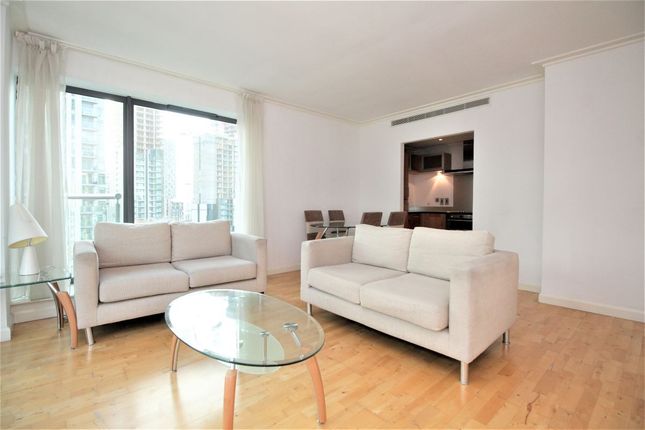 Thumbnail Flat to rent in Discovery Dock East, 3 South Quay, Canary Wharf