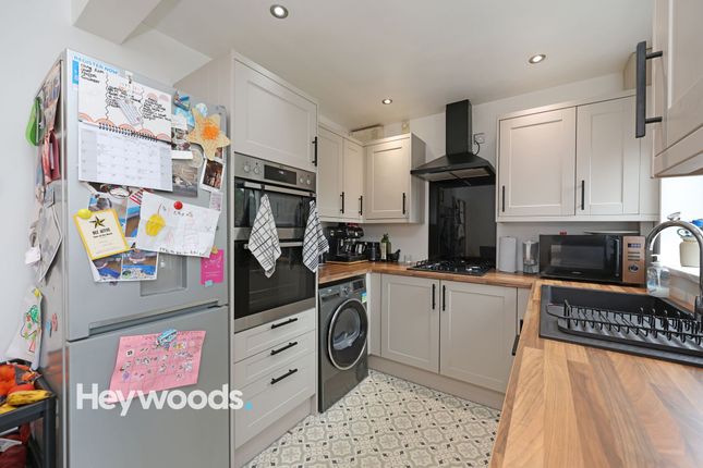 28 Hemsby Way, Newcastle photo 4