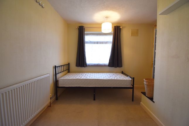 14, Linnet Close, Coventry photo 5