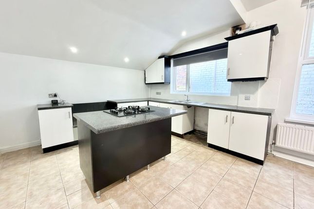 6B, Grimsby Road, Cleethorpes photo 3
