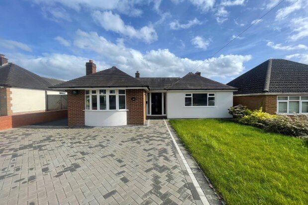 Thumbnail Bungalow to rent in Burntwood Road, Cannock
