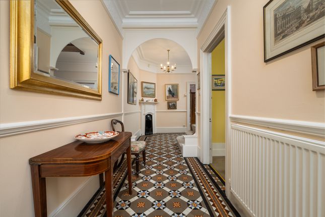Larpent, Larpent Avenue, London photo 4