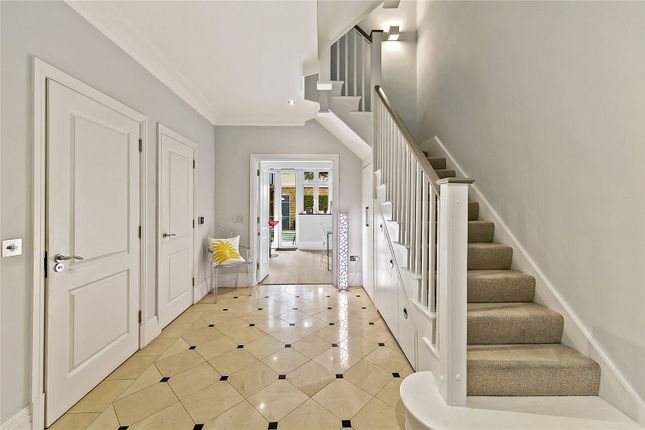 20, Kelsall Mews, Surrey photo 2