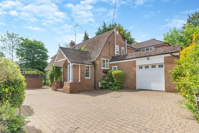 Thumbnail Detached house for sale in Chestnut Close, Amersham