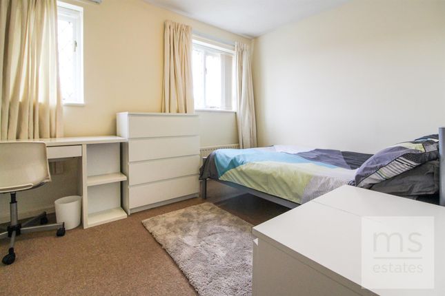 Peregrine Close, Nottingham photo 4