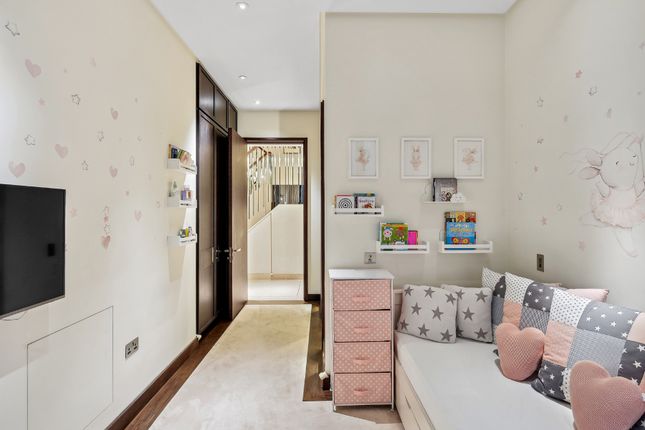 Flat for sale in South Audley Street, Mayfair