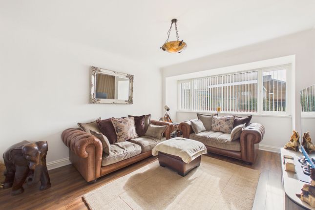 64 Redlands, Houghton Le Spring photo 3