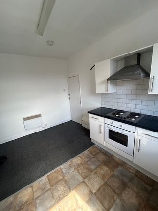 Flat to rent in Machon Bank, Sheffield