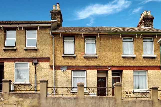 Thumbnail Terraced house to rent in Mount Road, Chatham