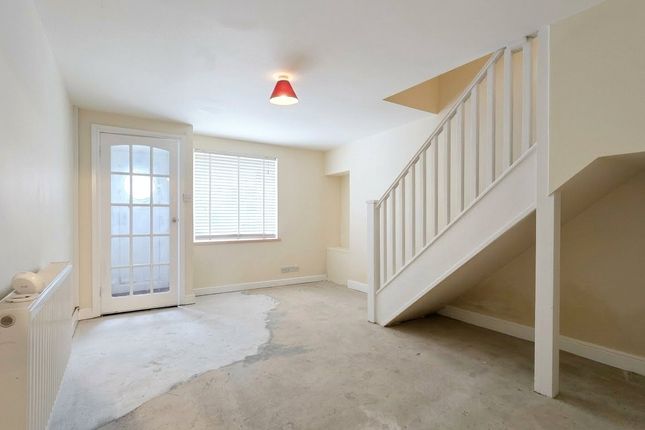 19, London Road, Holyhead photo 4