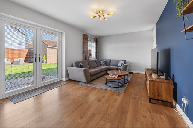 11 Saffron Drive, St. Mellons, South Glamorgan photo 3