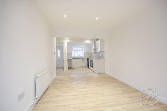 68, Sandy Lane, Mansfield photo 4