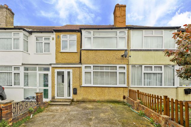 Terraced house for sale in Grosvenor Crescent, Hillingdon
