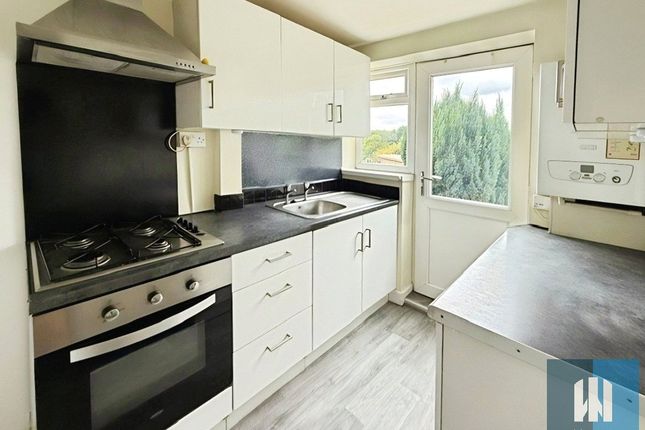 17, Victoria Avenue, West Yorkshire photo 2