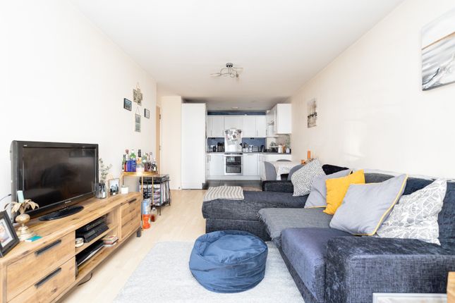 Flat for sale in Whinbush Road, Hitchin, Hertfordshire