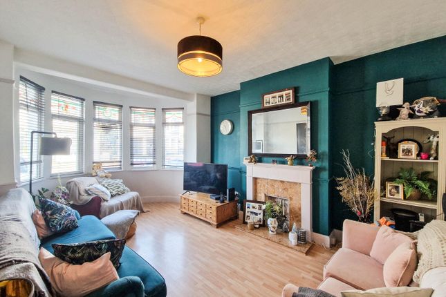 92, Victoria Road, Southend-On-Sea photo 3