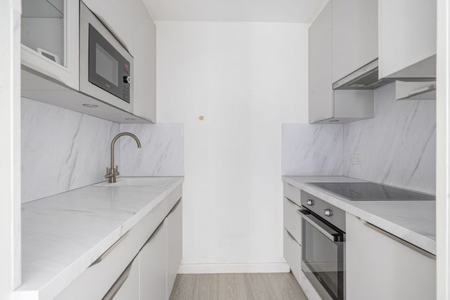 Flat 17, The Maltings Henty Gardens, Chichester photo 3