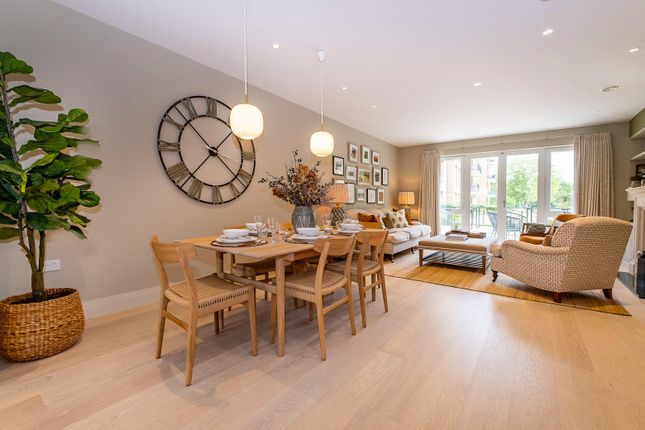 Apartment 16, Carlton House, Teddington Riverside, Lodnon photo 2