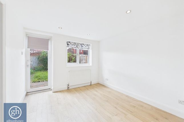 Hartland Drive, Ruislip photo 3