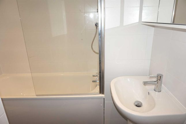 4 Mostyn Street, Leicester photo 5