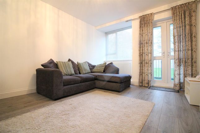 7746h, Innes Gardens, London photo 4