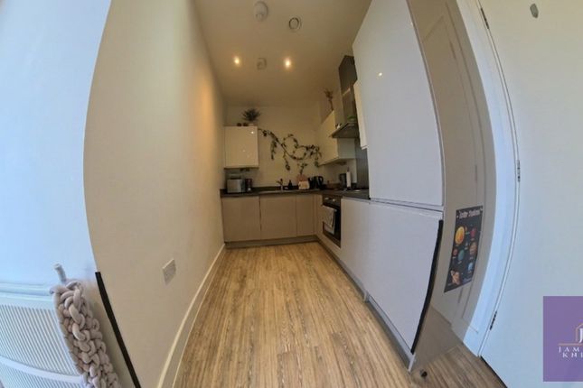 Flat 5 Camellia Apartments 87, Hilltop Avenue, Greater London photo 3