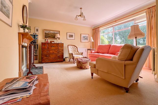 3, Arle Gardens, Alresford photo 2