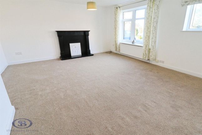 21, Waverton Close Hough, Crewe photo 2