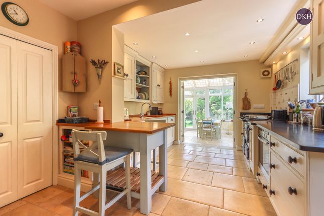 Detached house for sale in Hill Rise, Rickmansworth, Hertfordshire