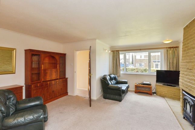 12, Western Drive, Buckinghamshire photo 4