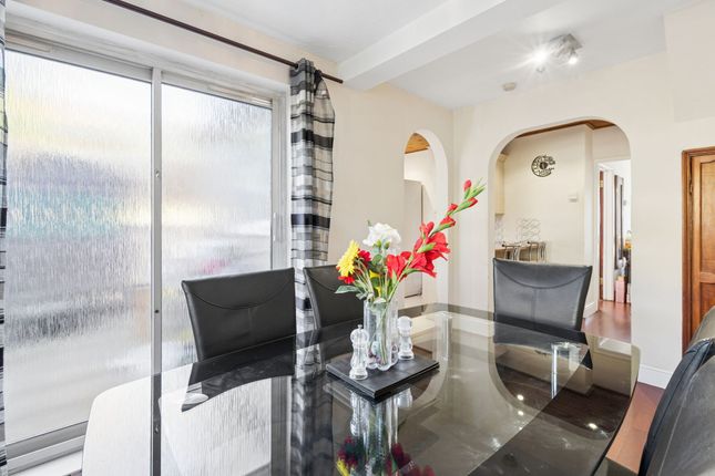 24 Culverden Road, Watford photo 4