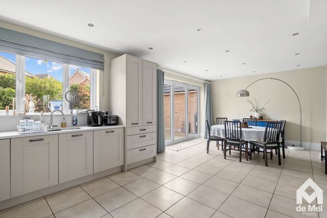 8, Conway Drive, Cheltenham photo 4