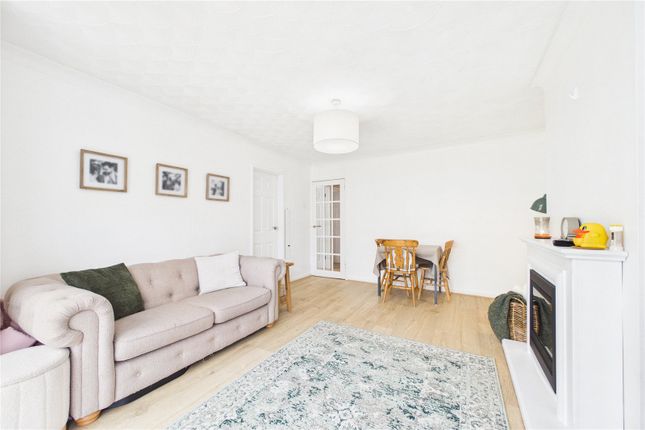 50, Buckland Avenue, Hampshire photo 4