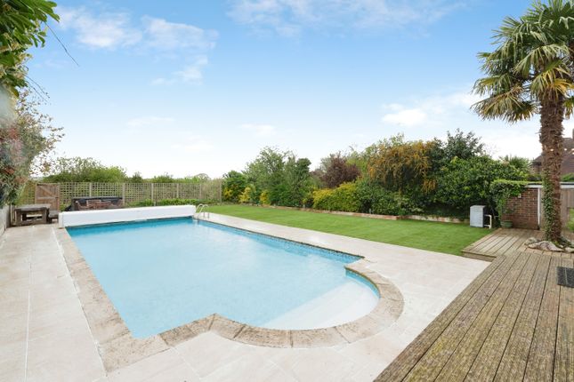 41, Wash Road, Basildon photo 4