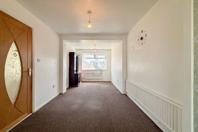 19 Birsmore Avenue, Leicester photo 3