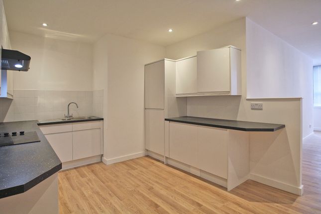 Flat 5, Rose Court, 105, Victoria Road, Hampshire photo 3