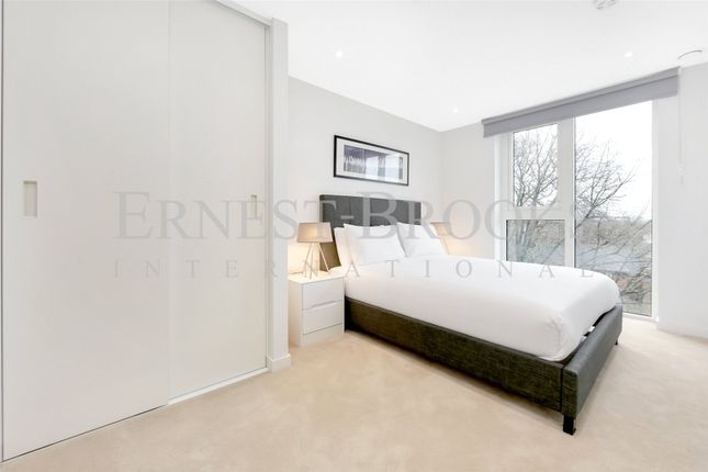 Flat for sale in Hawker House, Woodberry Down