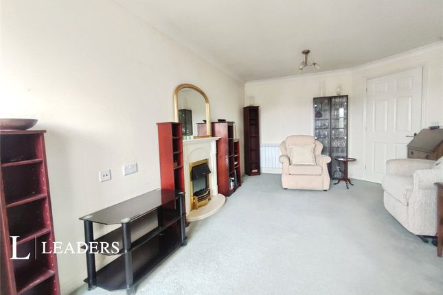Flat 34, Highfield Court, 75, Penfold Road, West Sussex photo 4