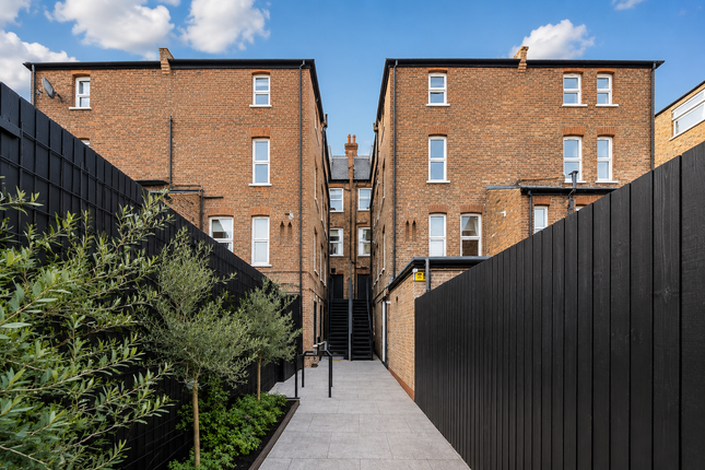 Flat 5, High Road, London, N12 9QD, London photo 4