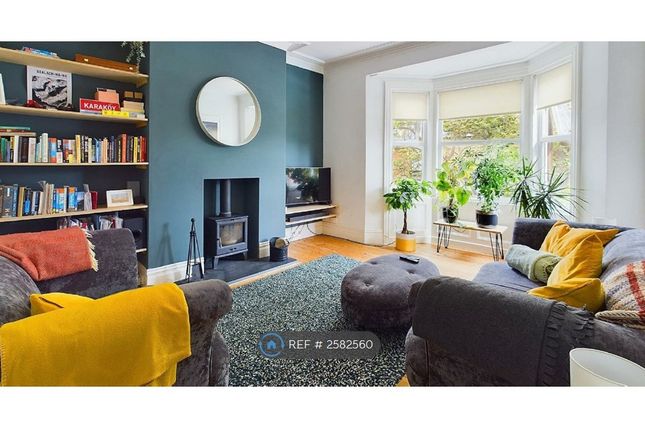 Living Room / Master Bedroom
