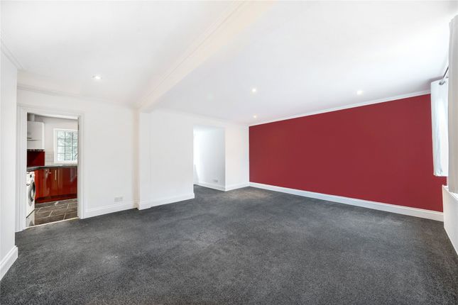 Flat 3, Parklands,, Hazel Grove, Surrey photo 4
